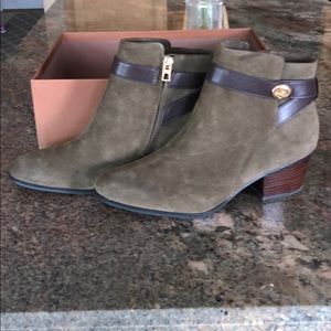 BRAND NEW Coach brown suede size 9 booties.